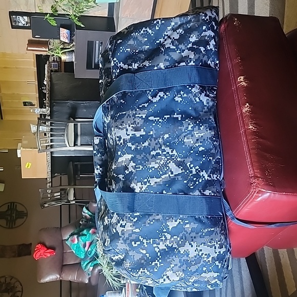 EUC Code Alpha: Tacticle Gear Giant-Duffle-Backpack, Navy Digital Camo - Picture 4 of 10